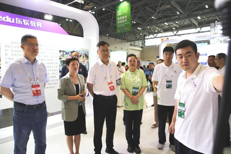 助力第二届“一带一路”国际技能大赛智能汽车软件技术表演赛顺利举办