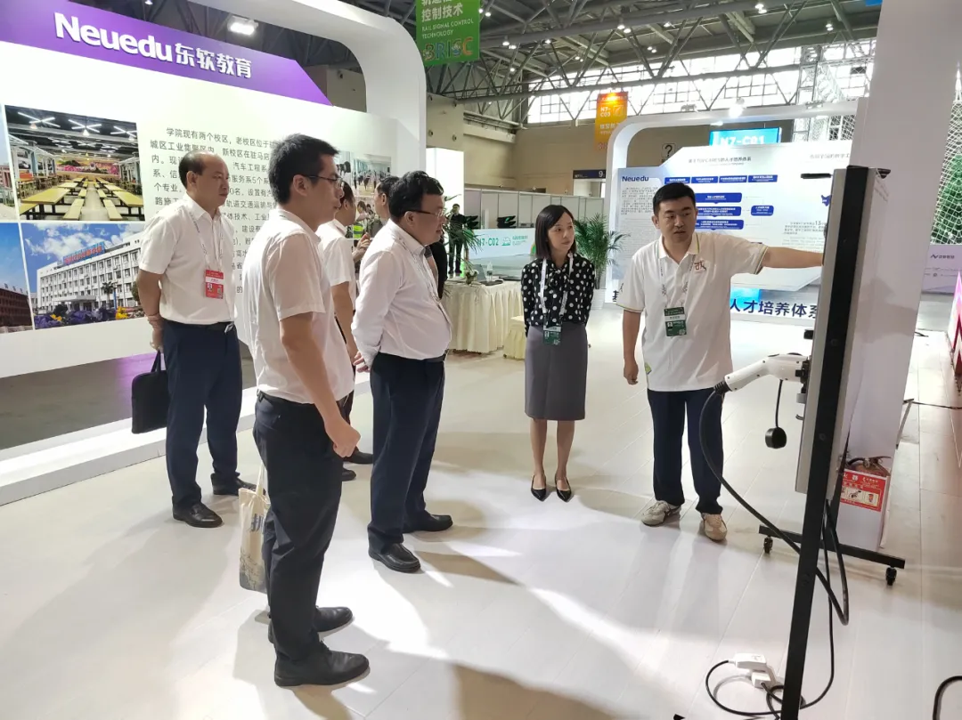 助力第二届“一带一路”国际技能大赛智能汽车软件技术表演赛顺利举办